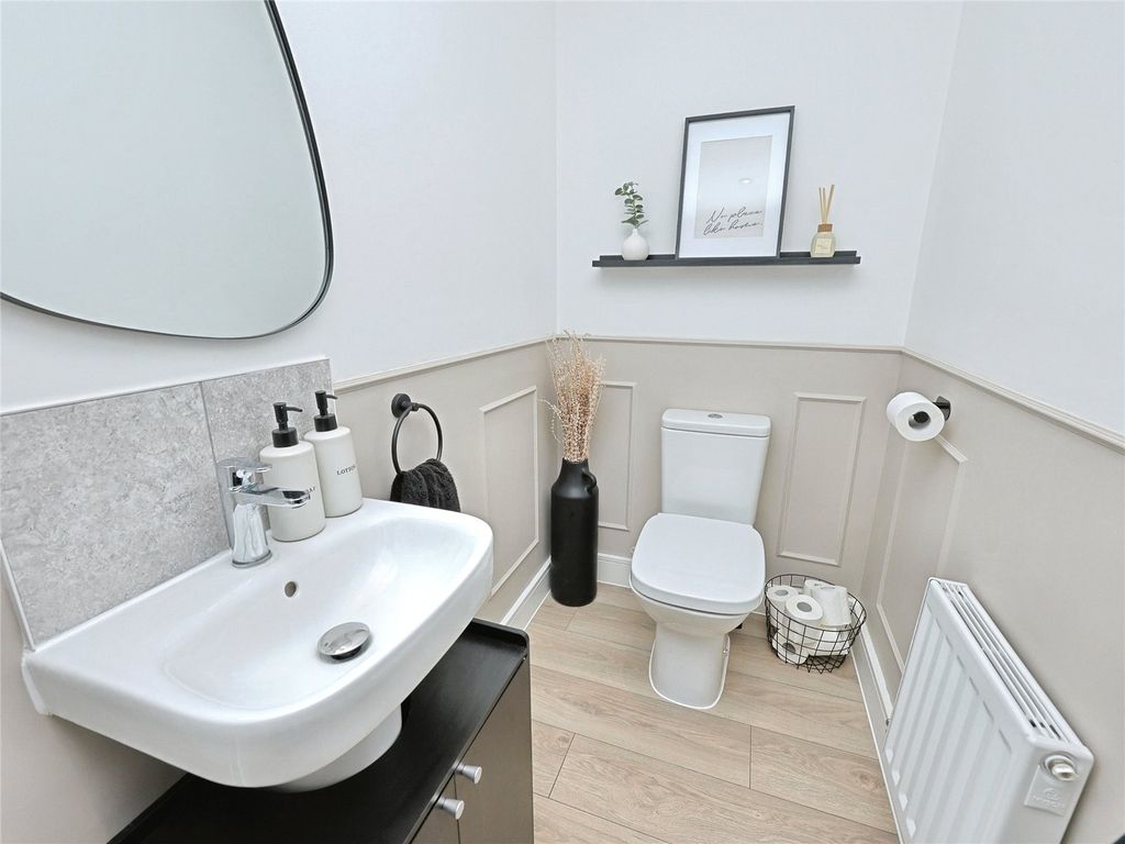 Property photo 3 of 16 Picture No. 14