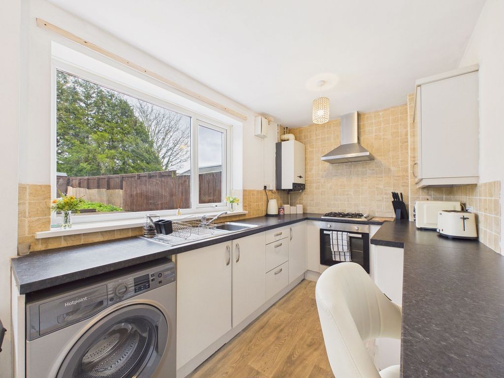 Property photo 3 of 14 Kitchen