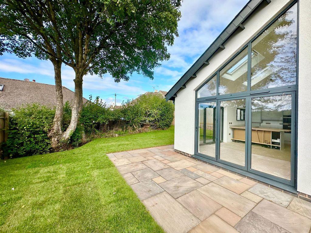 Property photo 2 of 11