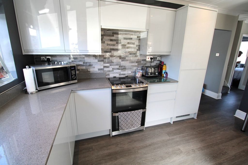 Property photo 2 of 19 Not Specified