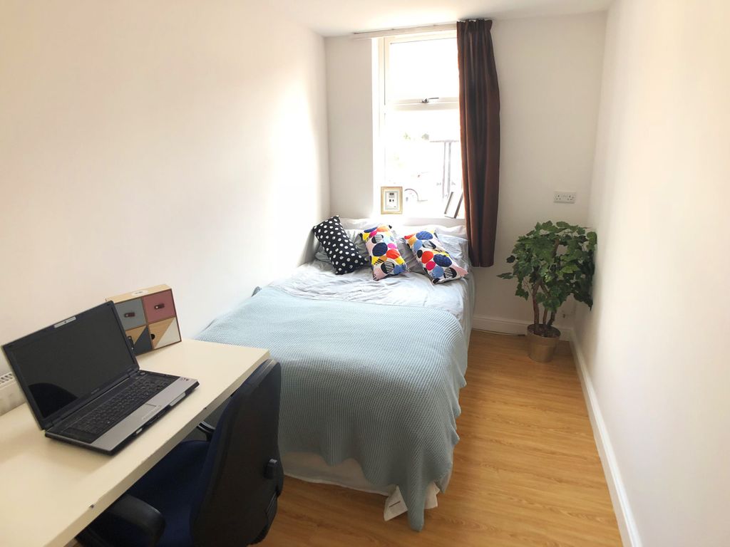 Property photo 3 of 10 570