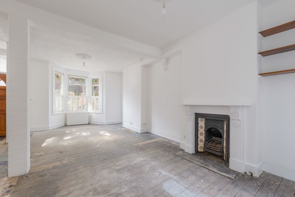 Property photo 3 of 16