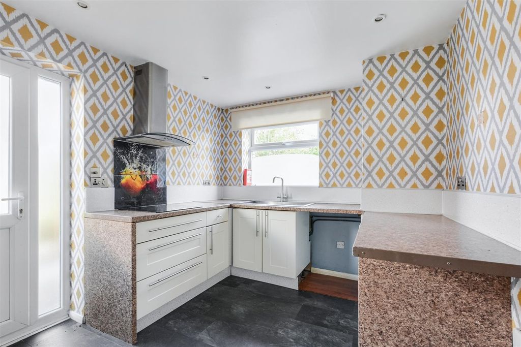 Property photo 3 of 13 Kitchen