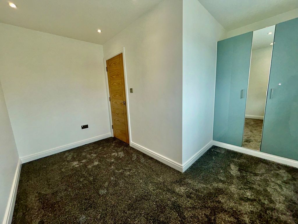 Property photo 2 of 13 Newnhambed2