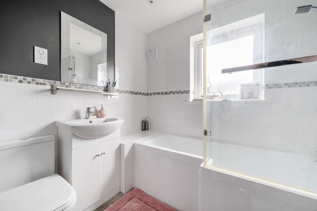 Property photo 3 of 18 1331169-11-6887Ad4258cc6.Jpg