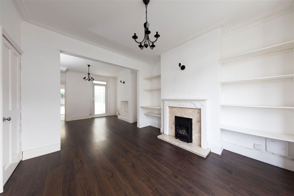 Property photo 2 of 17