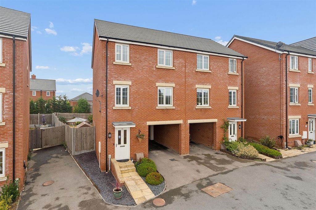 Property photo 1 of 26 58 Farrant Road-Hr20.Jpg