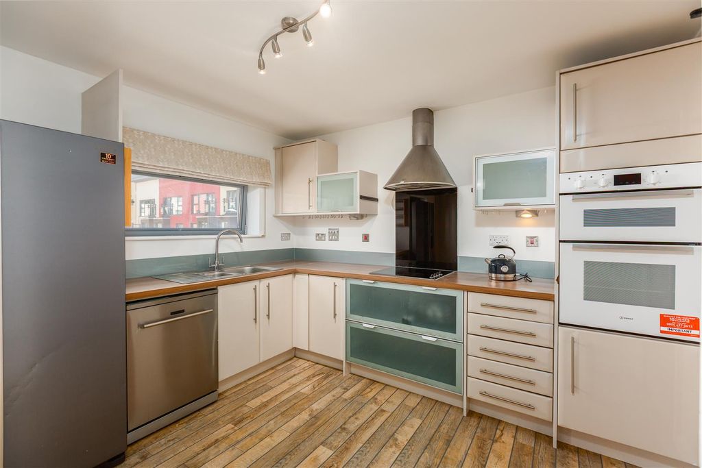 Property photo 2 of 37 Cz0A0028-Edit.Jpg
