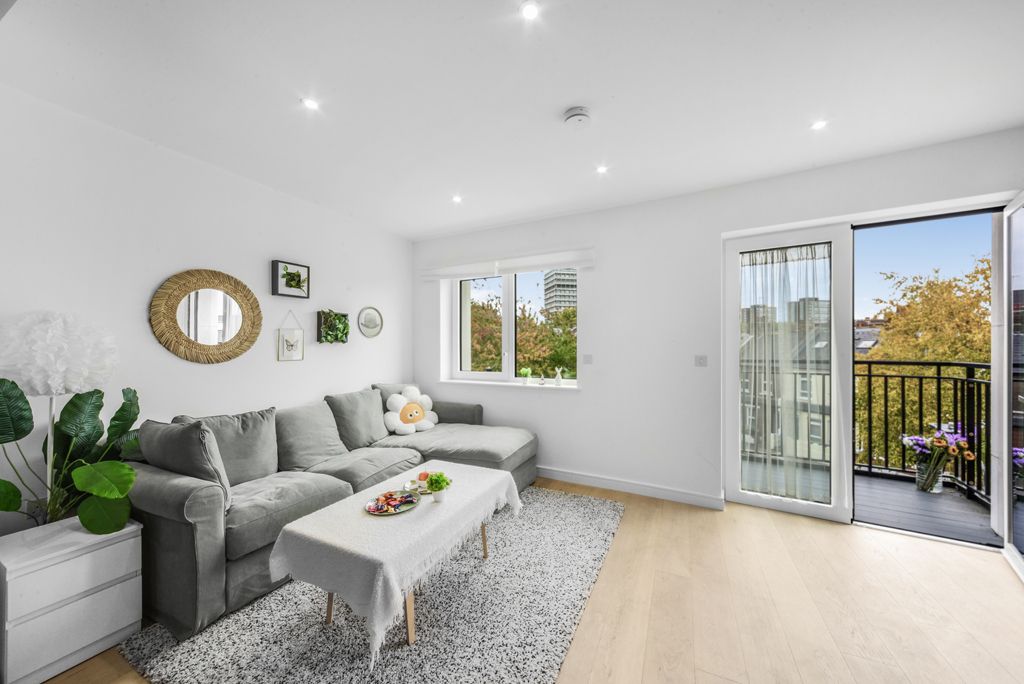 Property photo 2 of 13 Picture No. 10