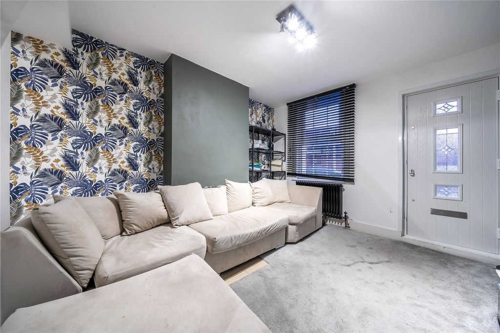 Property photo 2 of 10 Lounge