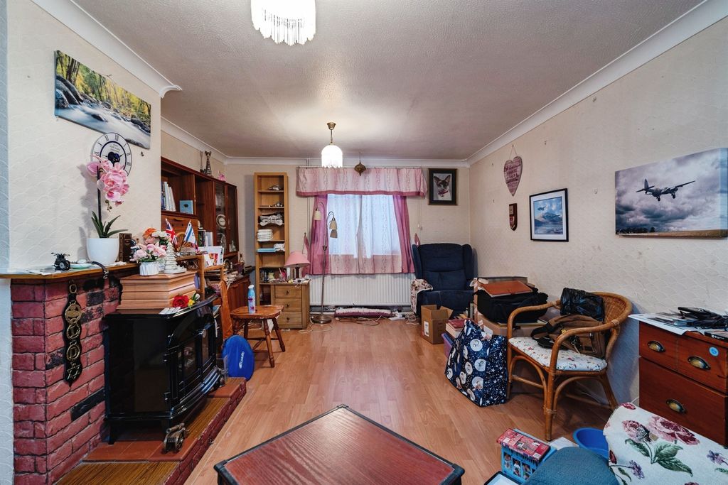 Property photo 3 of 14