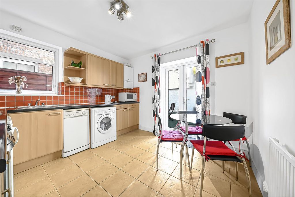 Property photo 3 of 14