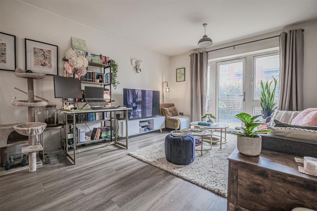 Property photo 1 of 20 980A0290-1.Png