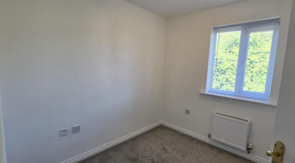 Property photo 3 of 16 Bedroom 2