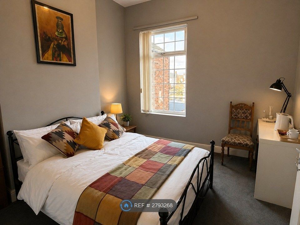 Property photo 3 of 25 Room 2
