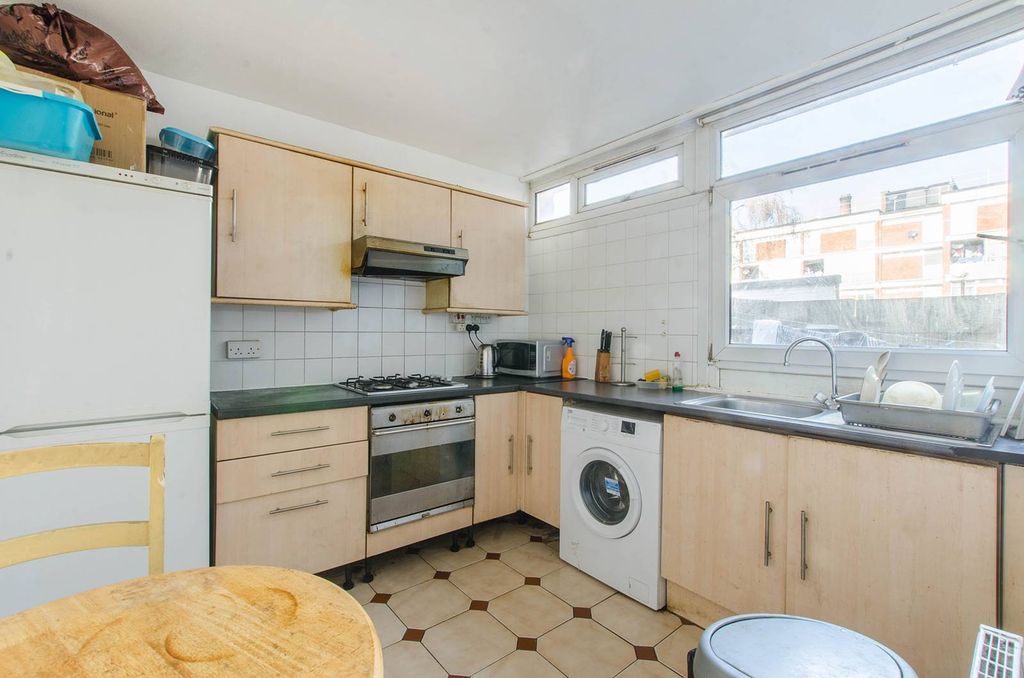 Property photo 2 of 6