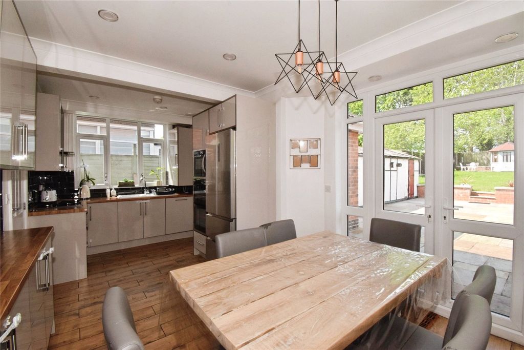 Property photo 3 of 25 Kitchen Diner