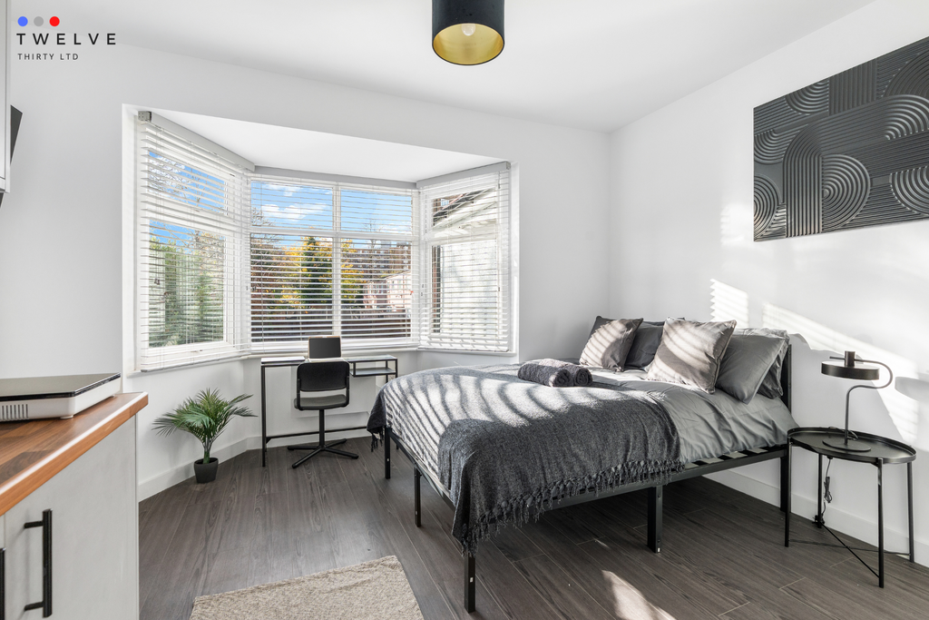 Property photo 1 of 15 Entire Studio