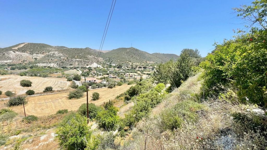 Property photo 1 of 3