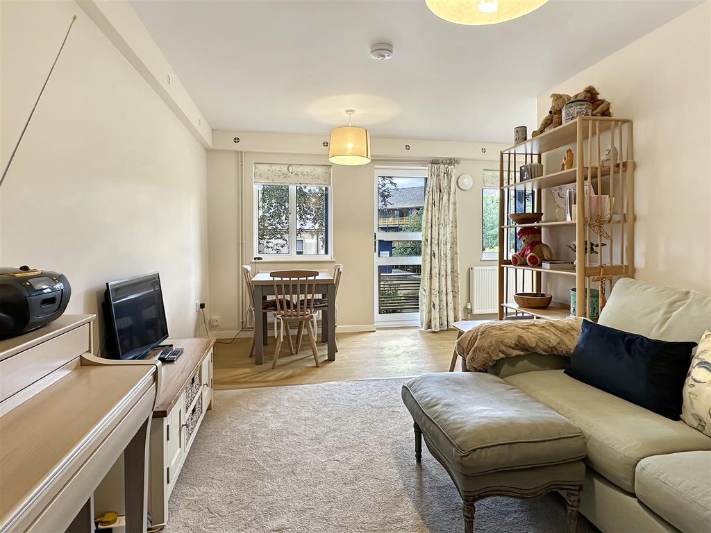 Property photo 3 of 12 Img (18).Jpg