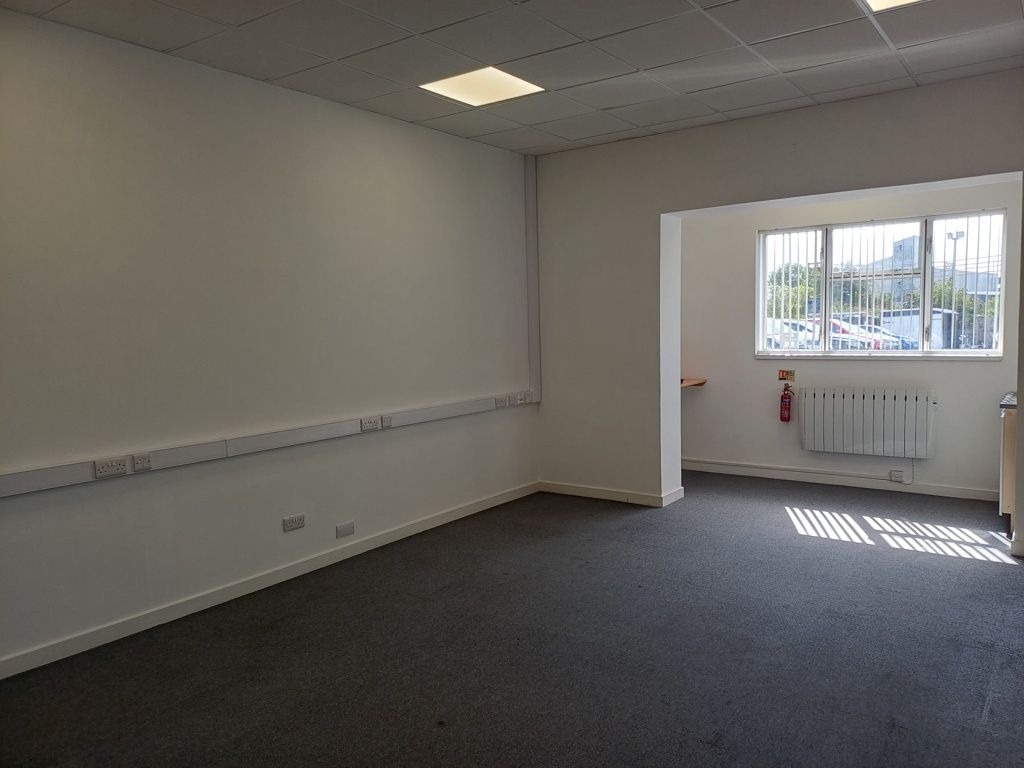 Property photo 3 of 15 Photo 6