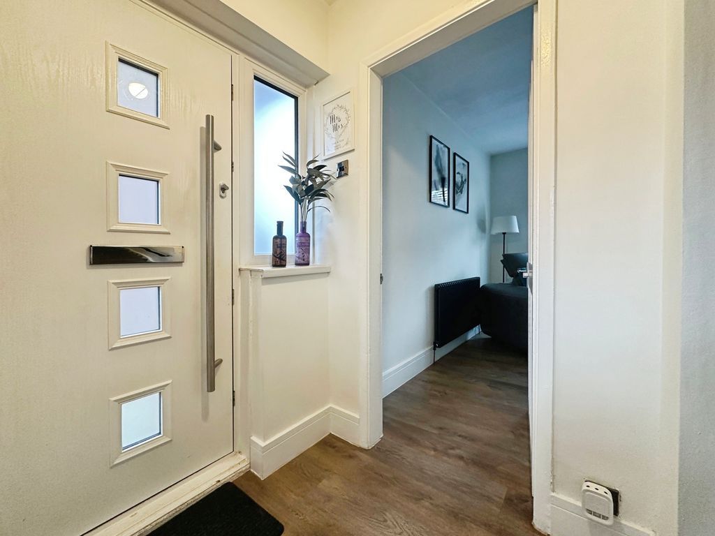 Property photo 3 of 16 Hallway