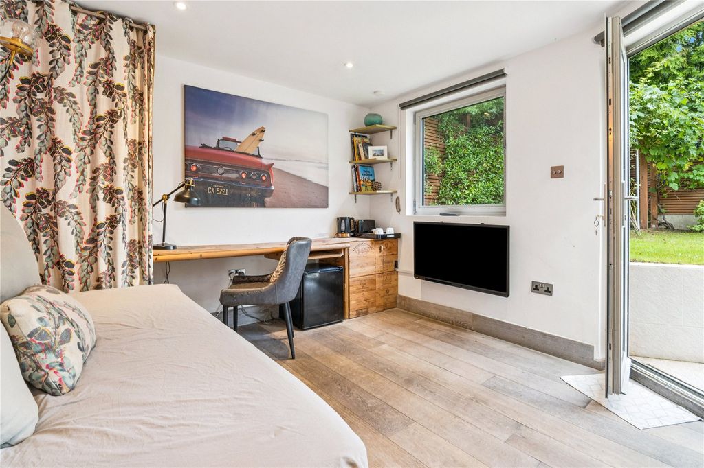 Property photo 3 of 12 Picture No. 23