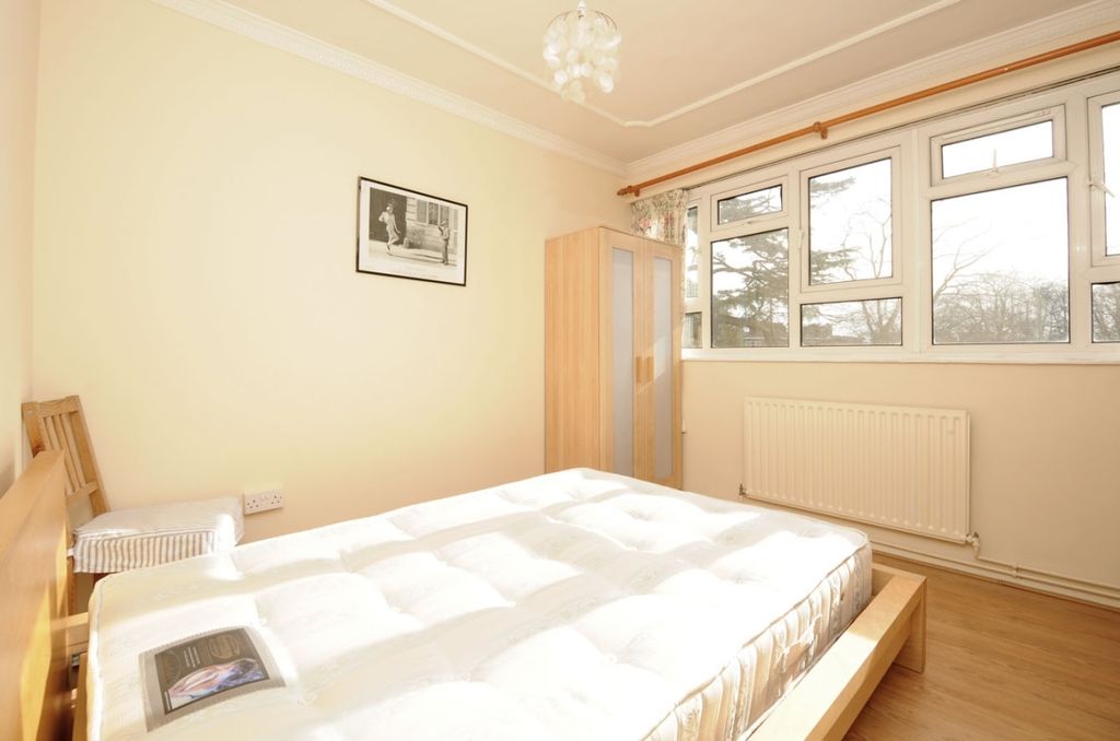 Property photo 3 of 6 Bedroom