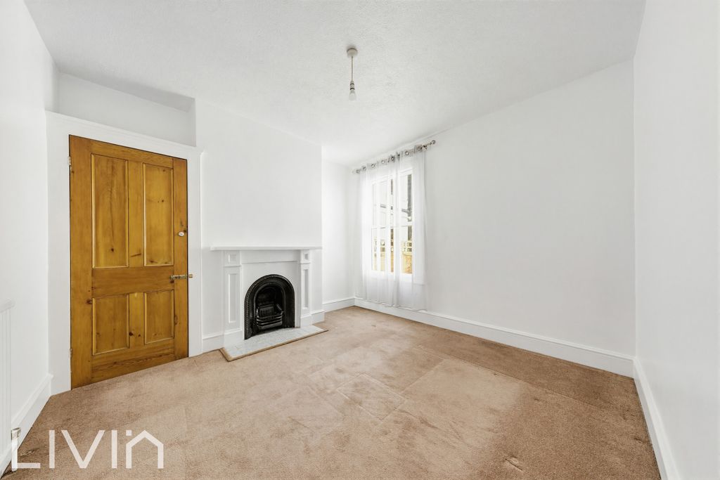Property photo 2 of 12 2
