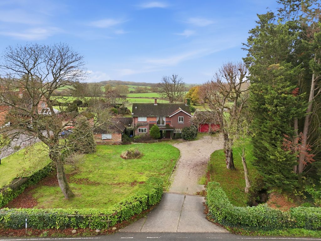 Property photo 2 of 47 Picture No. 11