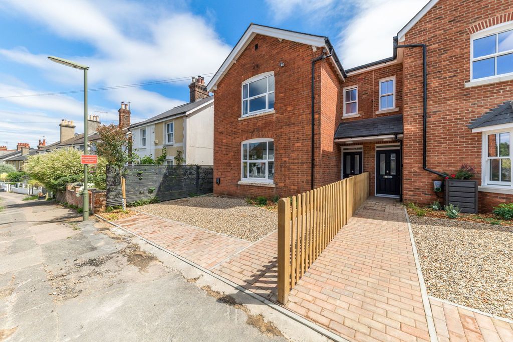 Property photo 2 of 36