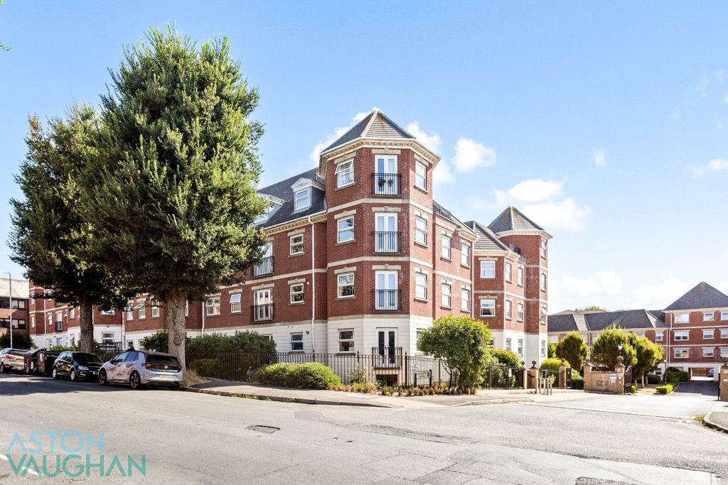Property photo 1 of 16 5290270