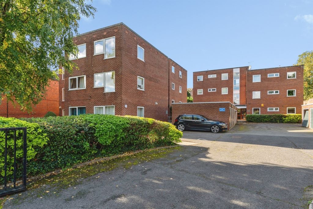 Property photo 1 of 11