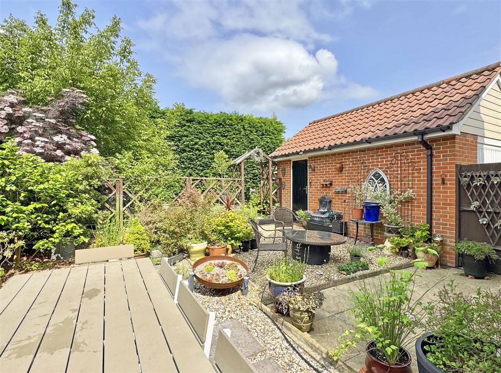 Property photo 2 of 22 Rear Garden.Jpg