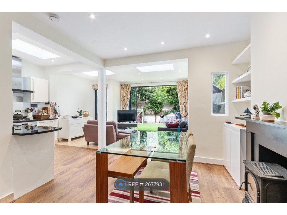 Property photo 2 of 11 Dining Area