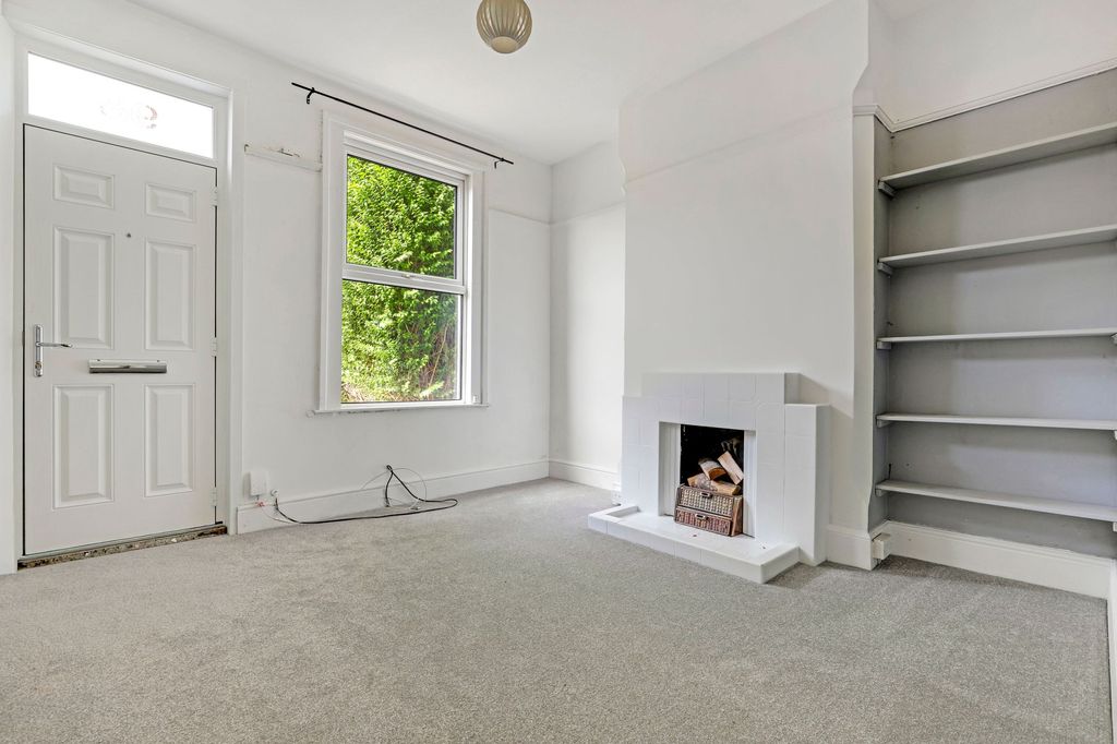 Property photo 3 of 13