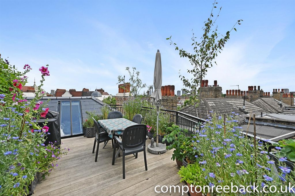 Property photo 3 of 12 Terrace