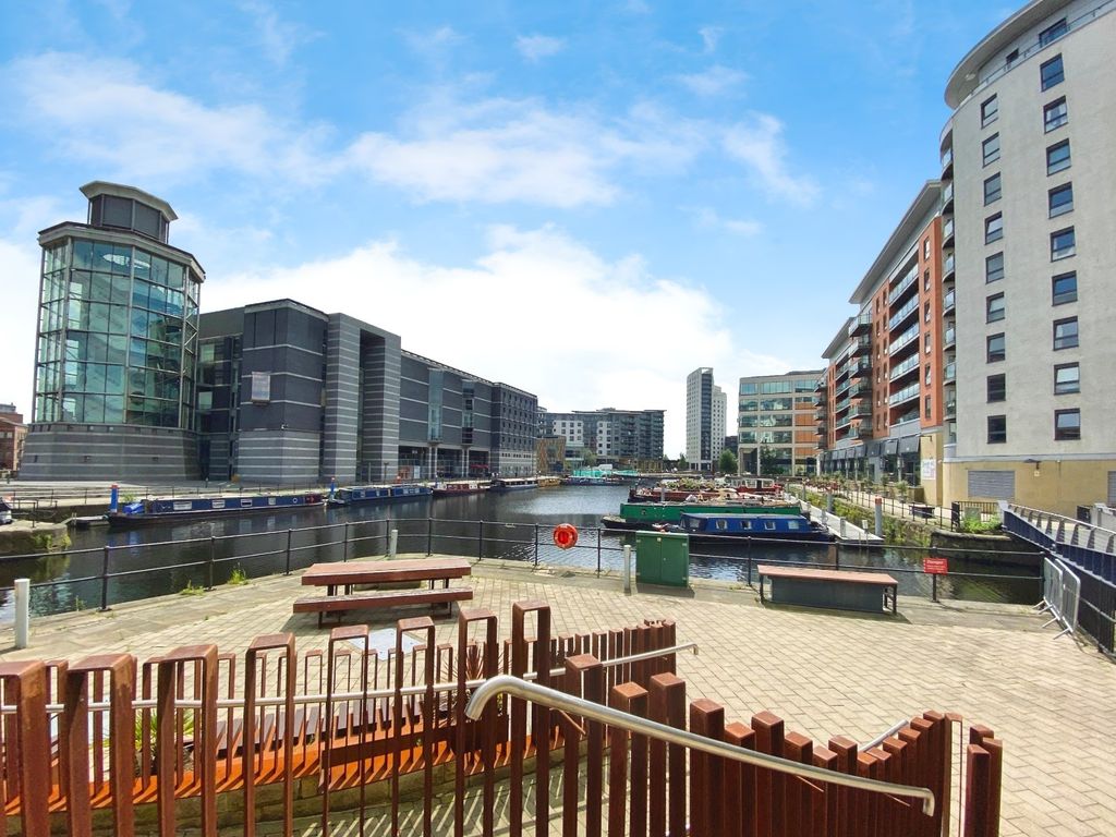 Property photo 2 of 8 Picture No. 18