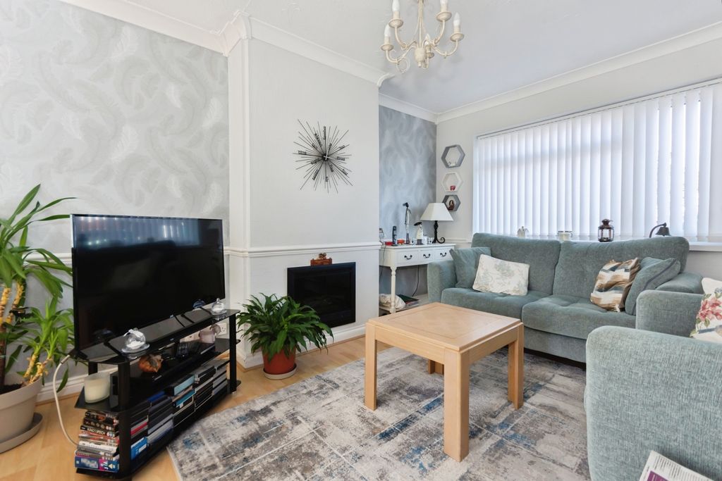 Property photo 2 of 19 Pbox-Img.Jpg