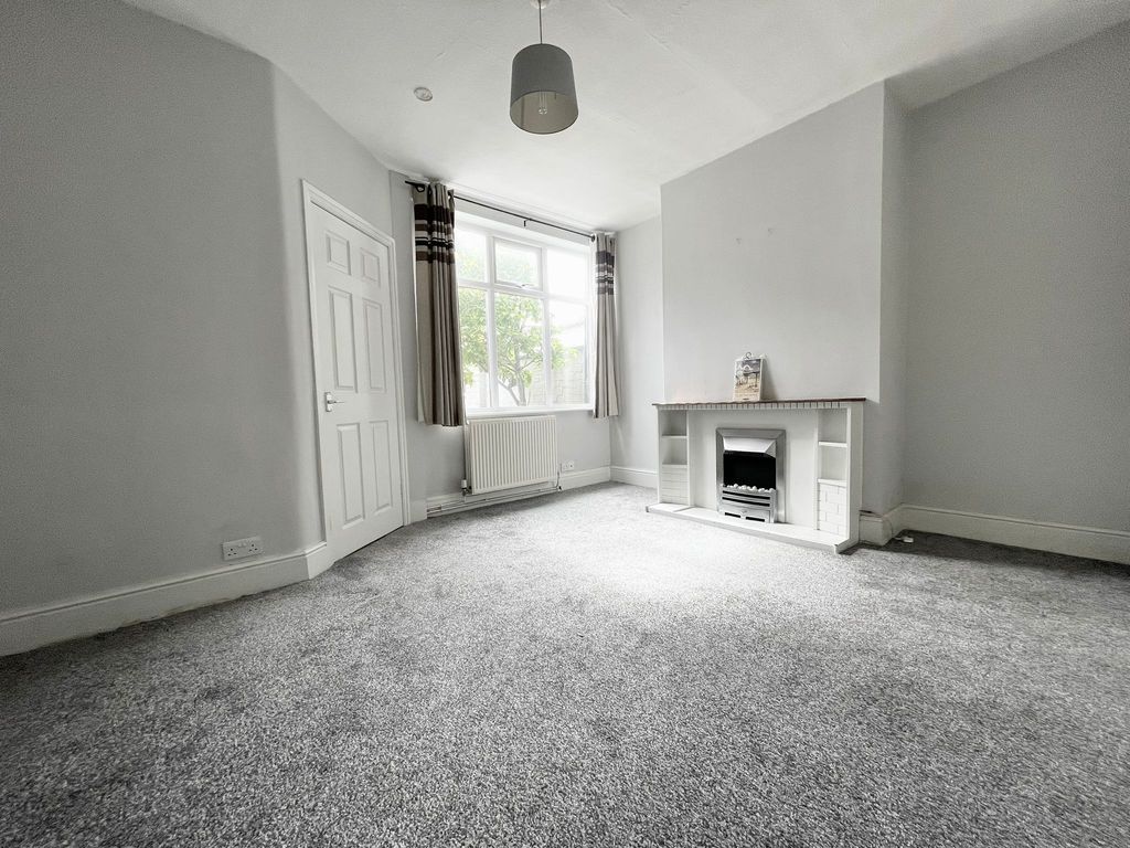 Property photo 2 of 10 Dining Room