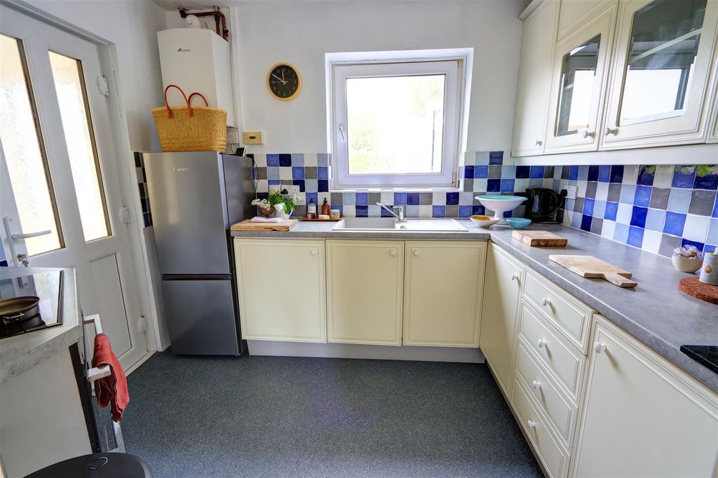Property photo 2 of 16 Kitchen 1.Jpg