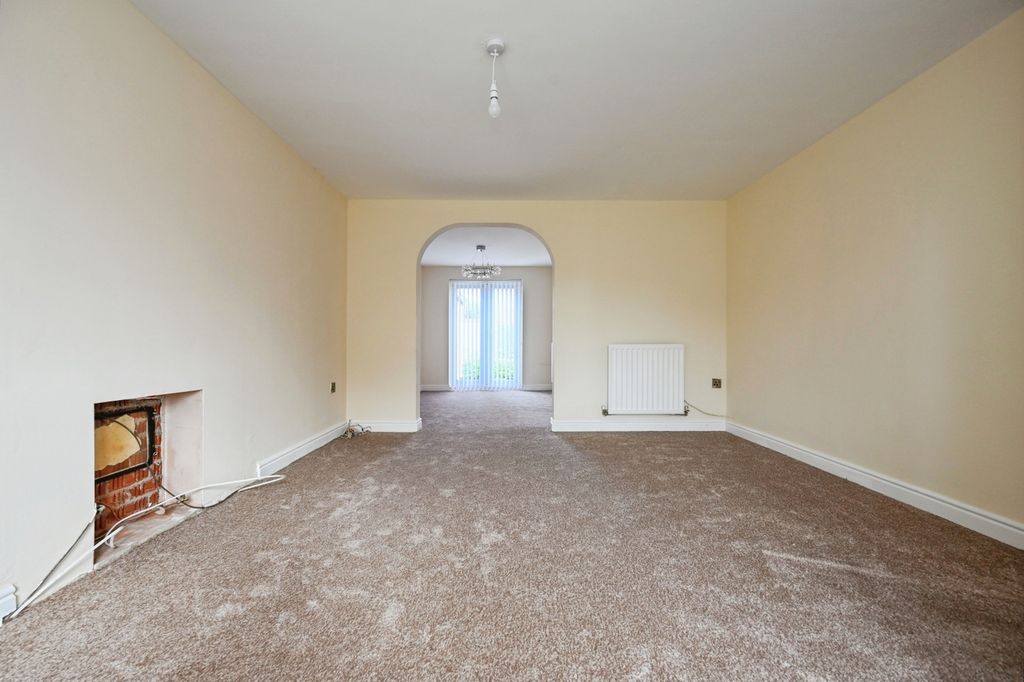 Property photo 3 of 15 Pbox-Img.Jpg
