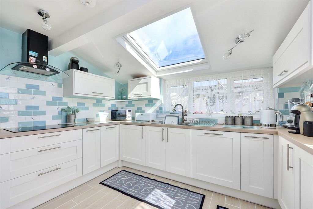Property photo 3 of 18 Picture No. 06