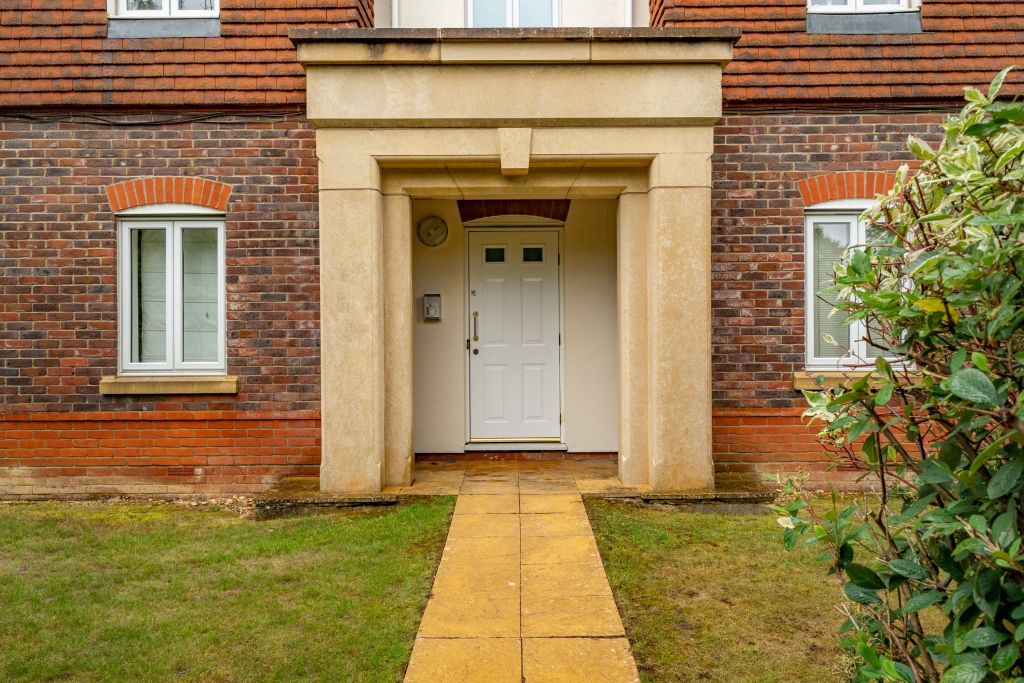 Property photo 2 of 18 698076_1_023