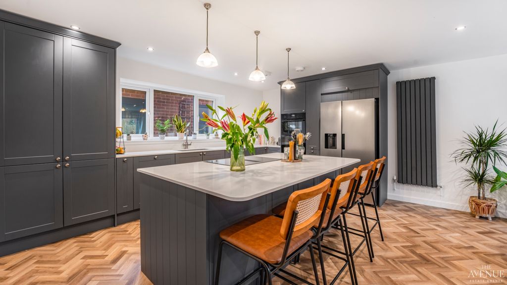 Property photo 2 of 24 4571035