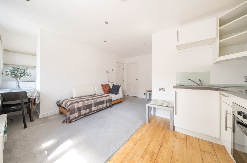 Property photo 3 of 10 1458287-23-69Fc79...