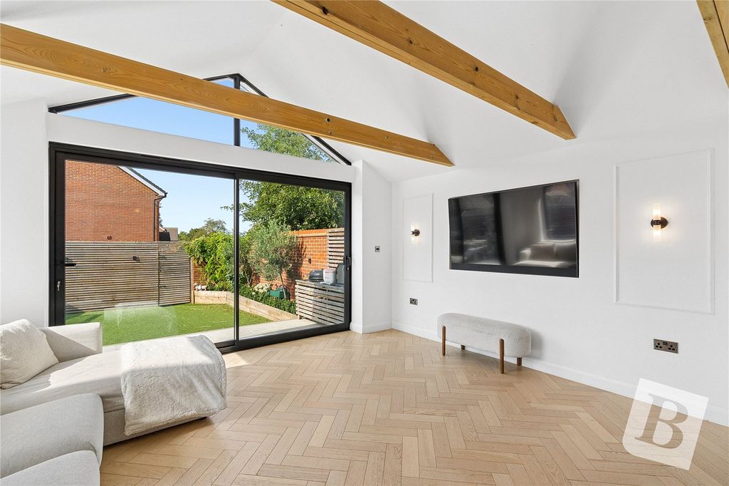 Property photo 3 of 17 Picture No. 06
