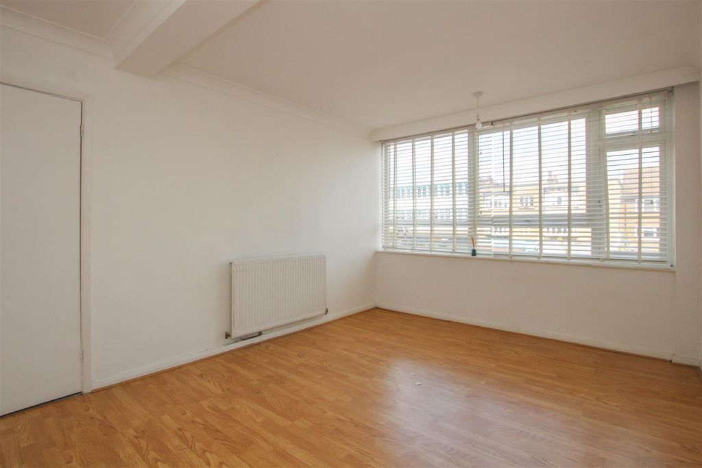Property photo 2 of 8 Reception Room.Jpg