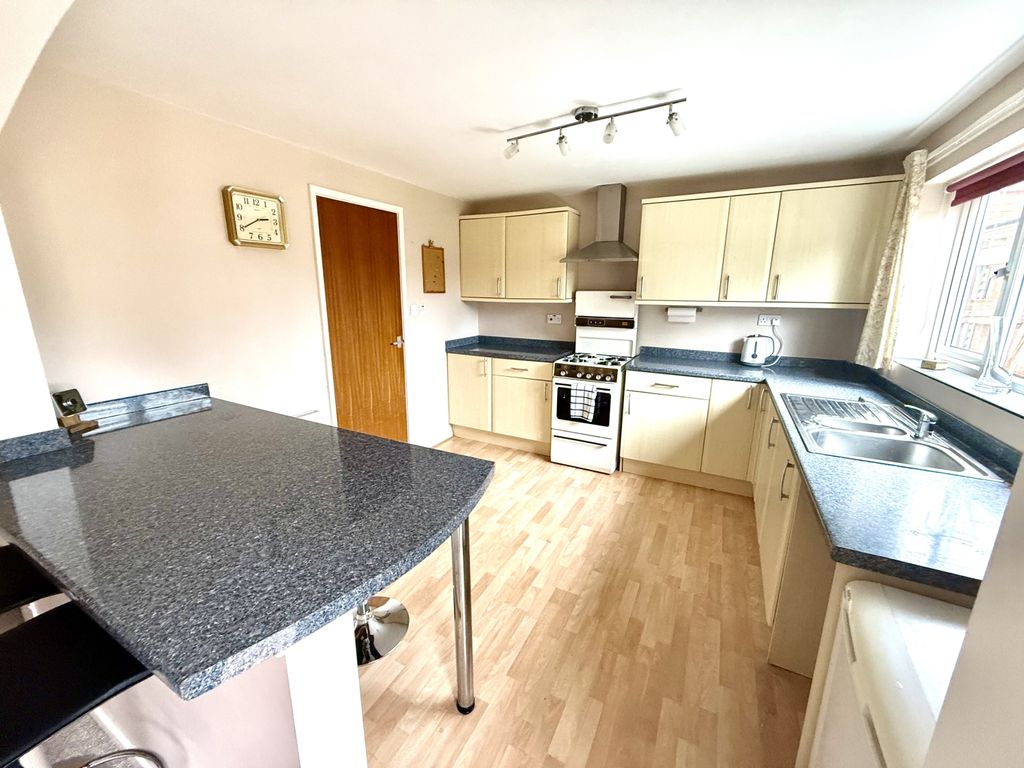 Property photo 3 of 13 Img_2321