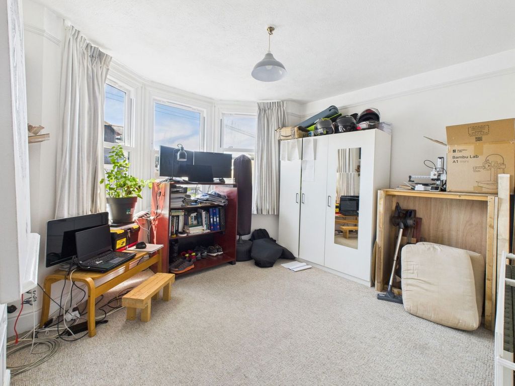Property photo 3 of 7